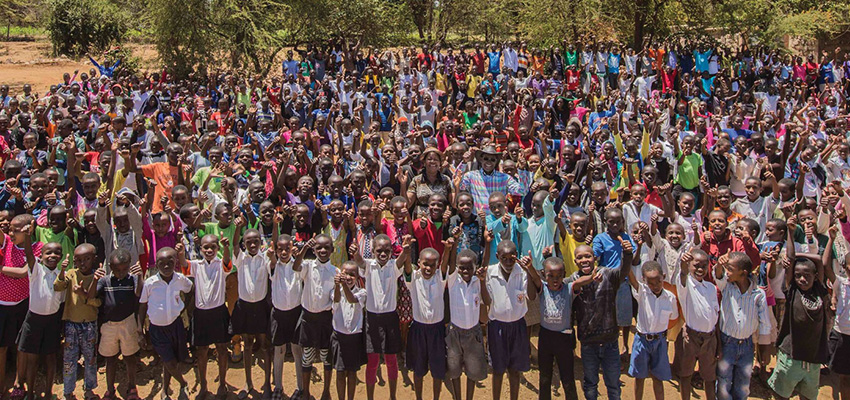 World's largest family