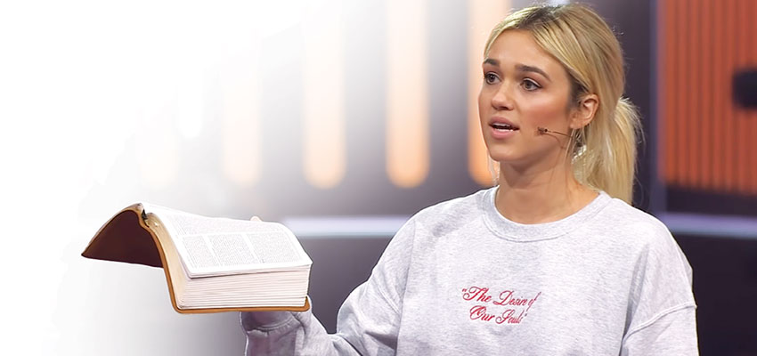 Sadie Robertson reaches Passion Conference attendees
